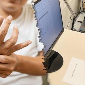 Parkinson’u erken teşhis eden kalem tespit edildi! El yazınız hastalığı ortaya çıkaracak