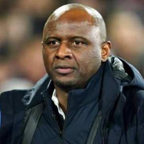 Patrick Viera'dan Kartal'a m&uuml;jde!