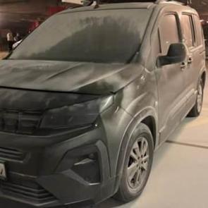 Sıfır araç aldı, başına gelmeyen kalmadı: En sonunda arabası yandı!