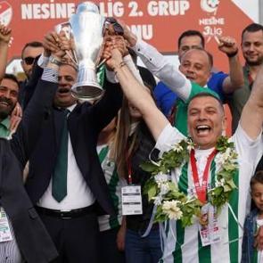 18 yıl sonra 2. Lig'e y&uuml;kseldiler! Başkandan son &ccedil;ağrı