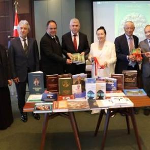 Kazak yazar ve şair Saule Doszhan'ın 'Hayat Ağacı' romanı Türkçeye çevrildi