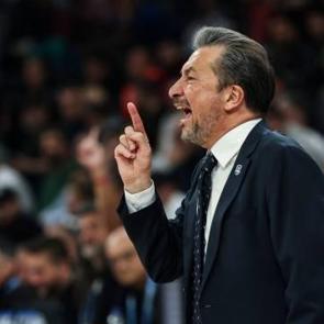 Anadolu Efes'te Luca Banchi d&ouml;nemi sona erdi