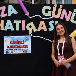 Bu kitabın 100 yazarı 100 de çizeri var!