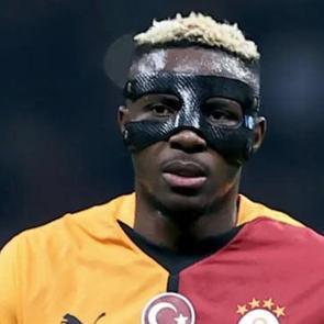 Galatasaray Osimhen i&ccedil;in kesenin ağzını a&ccedil;tı: Transferin seyri değişti
