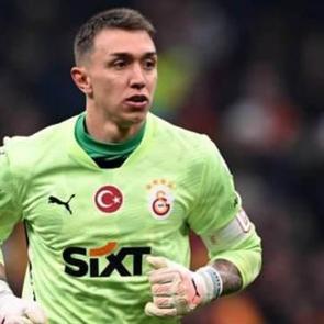 Galatasaray, 14 sezon sonra lige Muslerasız başlıyor! Ma&ccedil; &ouml;ncesi duygusal mesaj