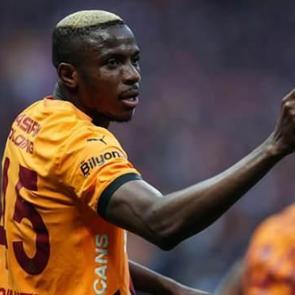 Osimhen'de b&uuml;y&uuml;k &ccedil;ıkmaz! Napoli transfere izin vermedi