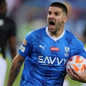 S&uuml;per Lig'de yılın bombası! Mitrovic haber yolladı