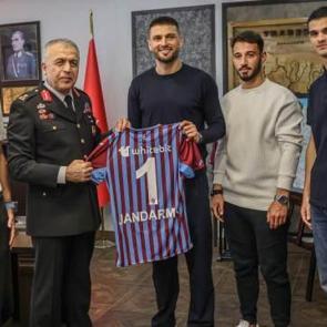 Trabzonspor, Jandarma Teşkilatının 186. kuruluş yıl d&ouml;n&uuml;m&uuml; kutladı