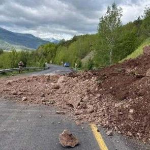 Ardahan-Posof kara yolunda toprak kayması