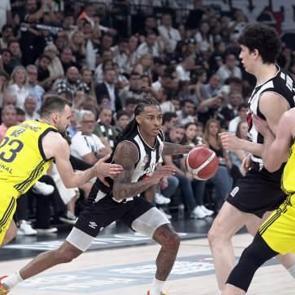 Beşiktaş potada Fenerbah&ccedil;e'yi farklı ge&ccedil;ti! 