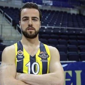 Fenerbah&ccedil;e kaptanından Beşiktaş'a: Cevabı sahada verdik