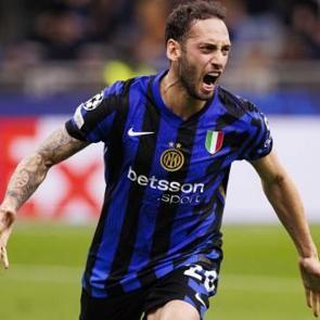 Hakan &Ccedil;alhanoğlu transferinde son viraj: İstanbul'a gelmeye hazır