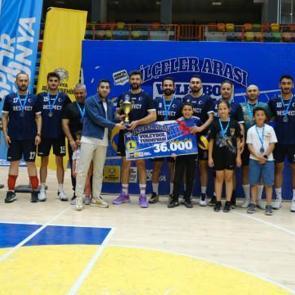 Konya B&uuml;y&uuml;kşehir'in il&ccedil;eler arası voleybol turnuvasında şampiyon H&uuml;y&uuml;k