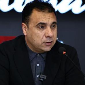 K&uuml;me d&uuml;şm&uuml;şlerdi: Başkan yeni y&ouml;netime 'başarılar' dileyip &ccedil;ekildi