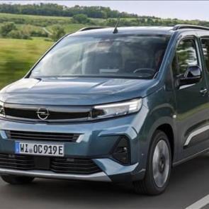 Opel'den geniş hacimli elektrikli modelleriyle aile dostu çözümler