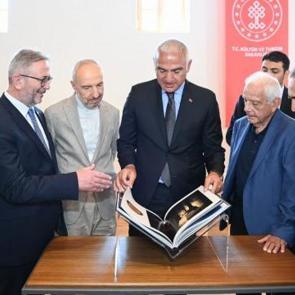 Rami Kütüphanesi'nde 'Ayasofya' yolculuğu! Fatih'in emaneti emin ellerde