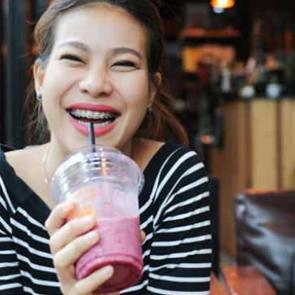 Serinlemek i&ccedil;in i&ccedil;tiğiniz soğuk i&ccedil;ecekler v&uuml;cudunuzu susuz bırakabilir!