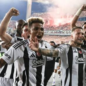 S&uuml;per Lig devine b&uuml;y&uuml;k şok! Tam 18 yıldızın değeri d&uuml;şt&uuml;