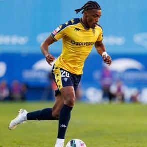 Trabzonspor'dan ilk transfer! Resmen a&ccedil;ıklandı