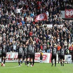 11 yıl Fenerbah&ccedil;e'de oynamıştı: Takımsız kalınca 2. Lig ekibine imzayı attı