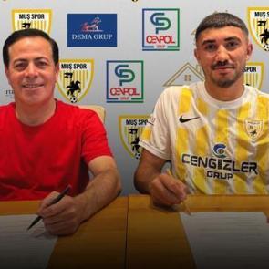 22'lik orta saha memleketinin takımına imza attı!