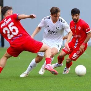 3. Lig'e d&uuml;şen S&uuml;per Lig efsanesi 16 yıllık futbolcusunu kaybetti