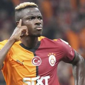 Fenerbah&ccedil;e'den Osimhen i&ccedil;in resmi teklif! Napoli'ye en y&uuml;ksek &uuml;creti &ouml;nerdiler