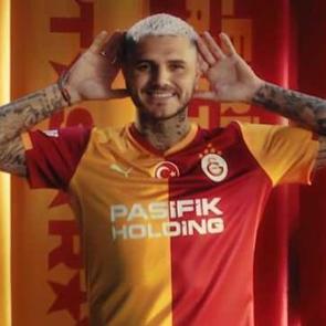 Galatasaray'ın yeni sezon formaları tanıtıldı! Tanıtımda &uuml;nl&uuml; rap&ccedil;i de yer aldı
