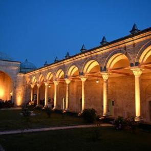 'Gece müzeciliği'nin yeni adresi: Osmanlı’nın tedavi yöntemleri bu müzede sergileniyor!