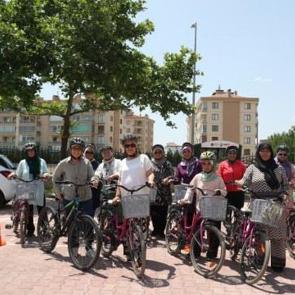 KOMEK'te kadınlardan bisiklet kullanma eğitimine yoğun ilgi