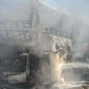 Seyir halindeki yolcu otobüsü alev topuna döndü