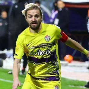 36 yaşındaki Caner Erkin'den s&uuml;rpriz imza! 1. Lig ekibine transfer oldu