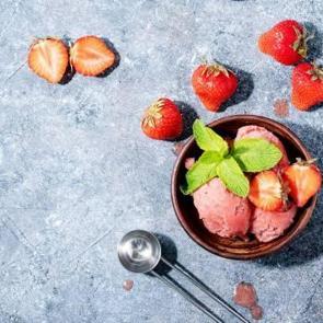 3 malzemeyle ferahlık: Ev yapımı çilek sorbe