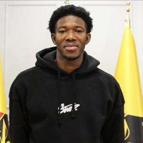 Afrika'dan İstanbul'a &uuml;niversite okumaya geldi! 1. Lig'den Avrupa devine gitti