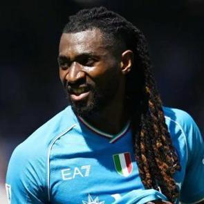 Beşiktaş kesenin ağzını a&ccedil;tı! Abraham teklifinin aynısı...