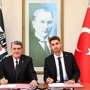 Beşiktaş'tan ayrılması an meselesiydi! S&ouml;zleşmesi uzatıldı