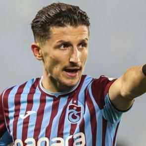 Bir d&ouml;nem Trabzonspor'daydı: Takımı k&uuml;me d&uuml;ş&uuml;nce ayrılık kararı aldı