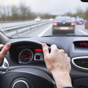 S&uuml;r&uuml;c&uuml;ler duyunca şoke olacak! İşte otomobilin &ouml;mr&uuml;n&uuml; kısaltan s&uuml;r&uuml;ş hataları