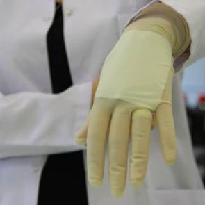 Türk bilim insanları geliştirdi: Bu eldiven çığır açacak