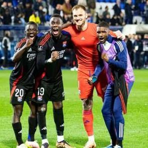 Zor durumdaki Lyon, Galatasaray'a 'tamam' dedi: Kalecileri yola &ccedil;ıktı