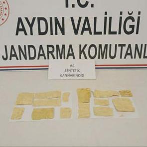 A4 kağıdına emdirilmiş uyuşturucuyla yakalanıp, gözaltına alındı