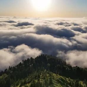 Kaçkar Dağları’nda nefes kesen sis denizi: Doğanın görsel şöleni havadan görüntülendi
