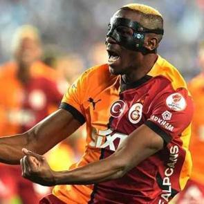 İtalya'da dev g&ouml;r&uuml;şme! Galatasaray, Napoli, Gardi... Osimhen telefonla bağlandı