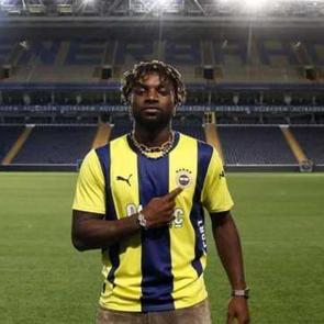 Saint-Maximin'in yeni takımı belli oluyor! "Yakında d&ouml;neceğim"
