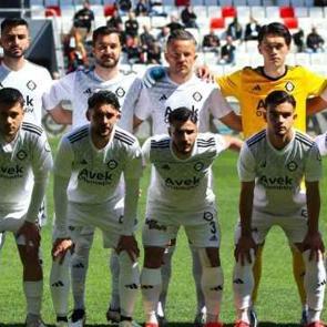 3 yıl &ouml;nce S&uuml;per Lig'deydi: Tarihi kul&uuml;p 3. Lig'e -12 puanla başlayabilir