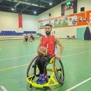 50'den fazla şarapnel isabet etti, 9 yılda 17 ameliyat oldu: Basketbolla hayata tutundu