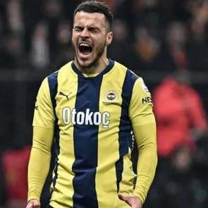 Kostic'e teklif yağıyor! En ciddi talibi a&ccedil;ıklandı