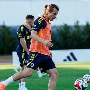 Fenerbah&ccedil;e, Portekiz'de lig hazırlıklarını s&uuml;rd&uuml;rd&uuml;