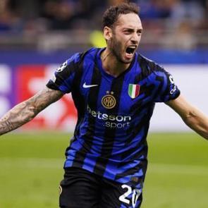 Hakan Galatasaray'a kapıları kapattı: Fenerbah&ccedil;e'den ilk teklif