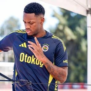 Jhon Duran ilk antrenmanına &ccedil;ıktı